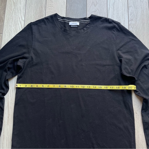 Versace Elegant Black Tee Long Slevee - Picture 8 of 8